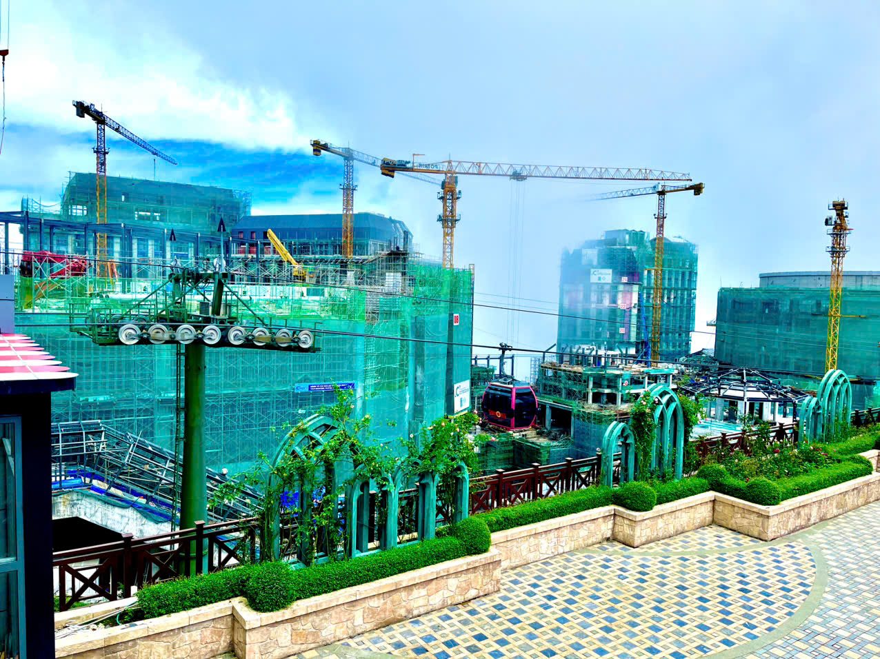Toàn cảnh công trường